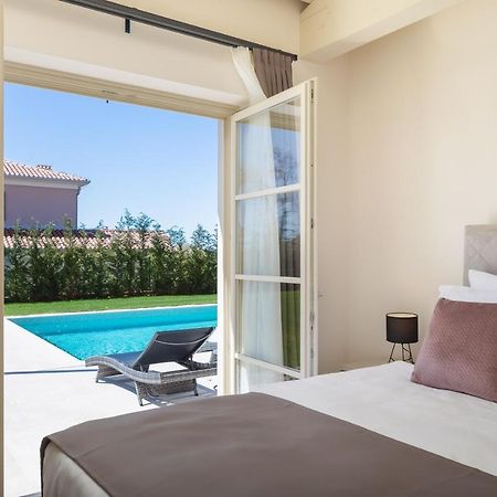Villa Harmony By Ilc บระทอนิกลา ภายนอก รูปภาพ
